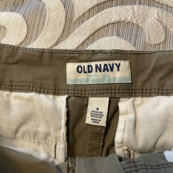 Old Navy Everyday Short Womens Size 4 Olive Green and Gray - 2 pairs - Picture 5 of 8